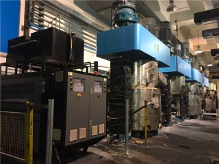 电加热导热油炉需要配置什么样的油箱？